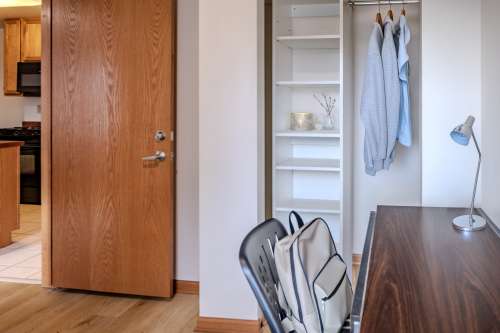 S Bed Varsity Campus Apartments 9