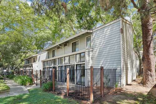 S Bed Le Tournesol Townhomes 2