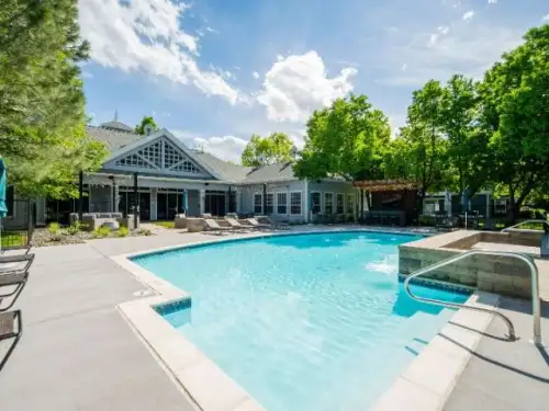 S Bed Campus Crossings at Ram's Pointe 0