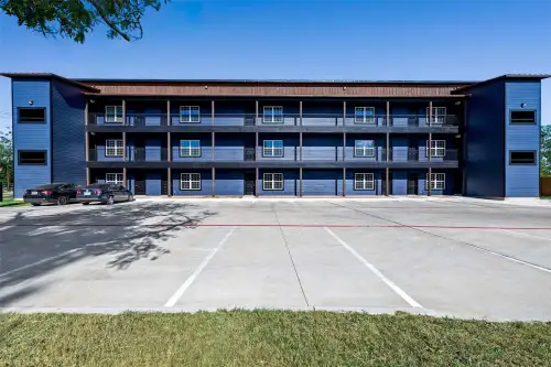 2026-02/TARLETON-STATE-UNIVERSITY-Apartment-Building-16954571.webp