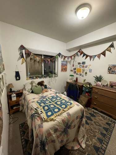 S Bed New England Apartments 25