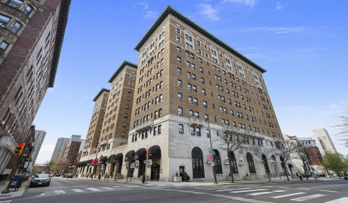 S Bed Chestnut Hall Apartments 0