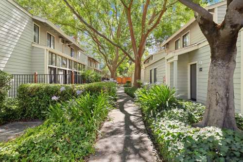 S Bed Le Tournesol Townhomes 1