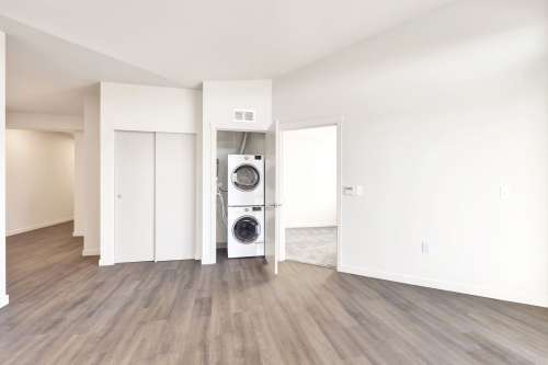 S Bed Luxurious Studios with Rooftop Deck and Secured Entry! 106