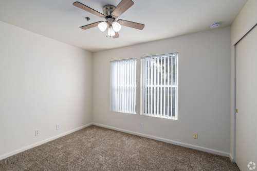 S Bed Greystone Apartments & Townhomes 20