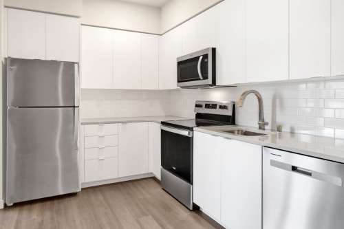 S Bed Luxurious Studios with Rooftop Deck and Secured Entry! 118