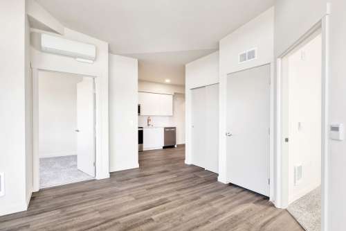 S Bed Luxurious Studios with Rooftop Deck and Secured Entry! 104