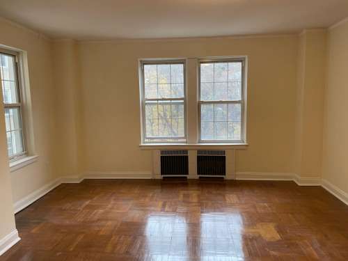 S Bed The Royal York Apartments 605