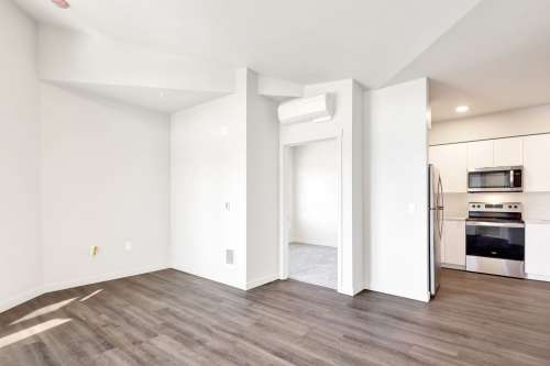 S Bed Luxurious Studios with Rooftop Deck and Secured Entry! 115