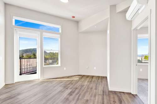 S Bed Luxurious Studios with Rooftop Deck and Secured Entry! 102