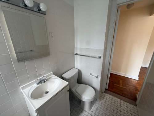 S Bed The Royal York Apartments 489