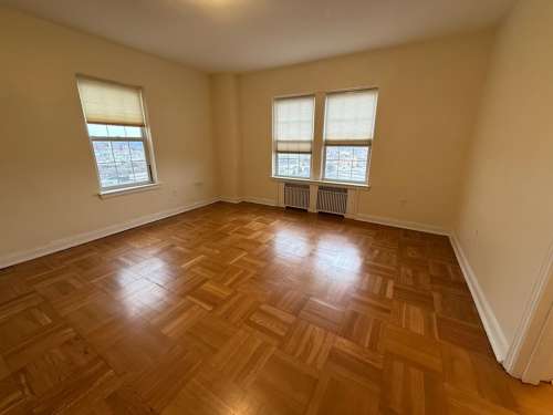 S Bed The Royal York Apartments 523