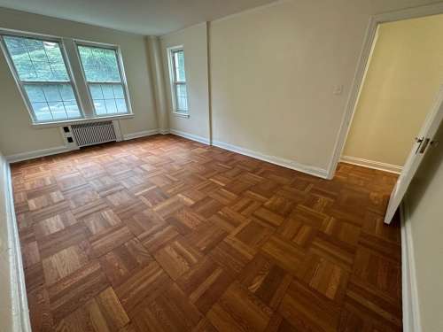 S Bed The Royal York Apartments 500