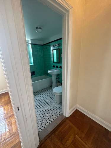 S Bed The Royal York Apartments 682