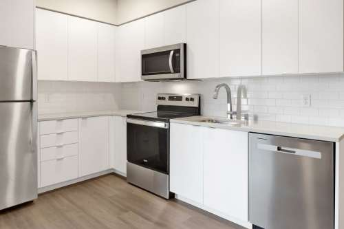 S Bed Luxurious Studios with Rooftop Deck and Secured Entry! 119