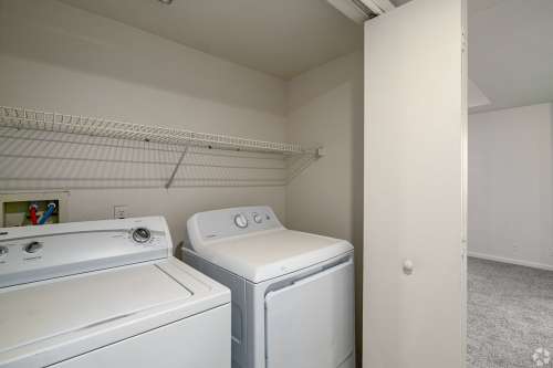 S Bed Greystone Apartments & Townhomes 19