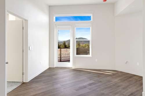 S Bed Luxurious Studios with Rooftop Deck and Secured Entry! 100