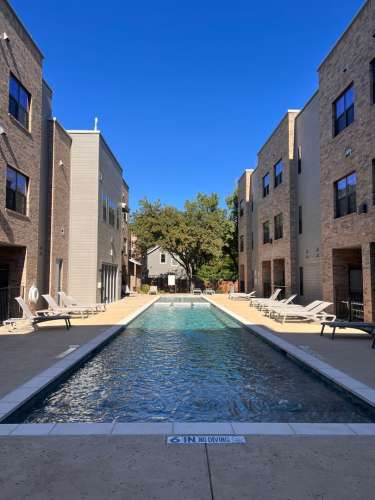 S Bed 3-, 4- and 5-Bedroom Luxury Townhomes with Top-of-the-Line A 12