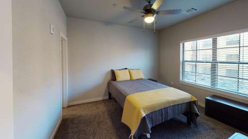 S Bed 3-, 4- and 5-Bedroom Luxury Townhomes with Top-of-the-Line A 8