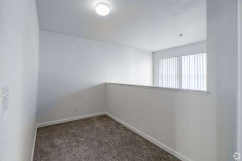 S Bed Greystone Apartments & Townhomes 23