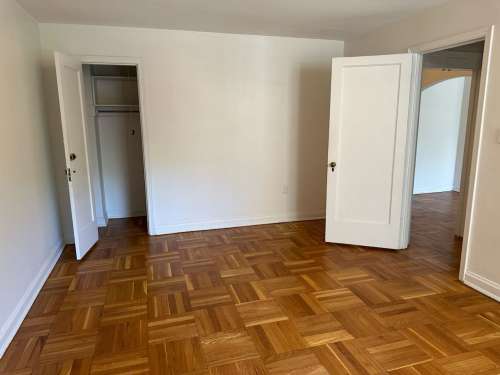 S Bed The Royal York Apartments 559