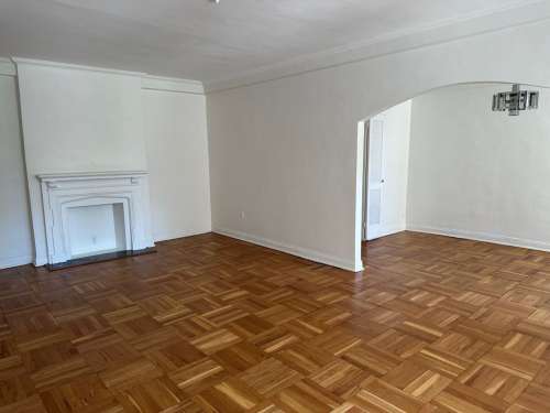 S Bed The Royal York Apartments 550