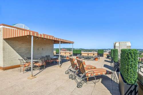 S Bed The Royal York Apartments 601