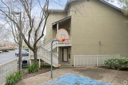 S Bed Greystone Apartments & Townhomes 54