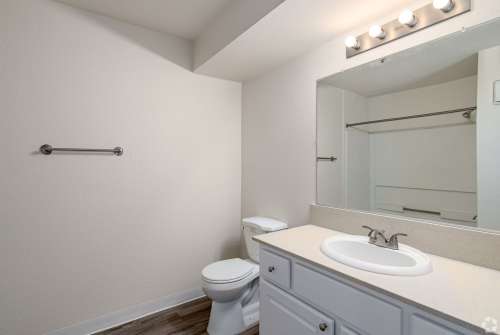 S Bed Greystone Apartments & Townhomes 48