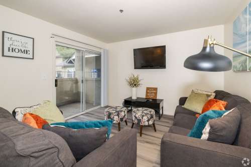 S Bed Greystone Apartments & Townhomes 28