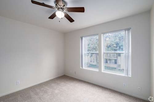 S Bed Greystone Apartments & Townhomes 65