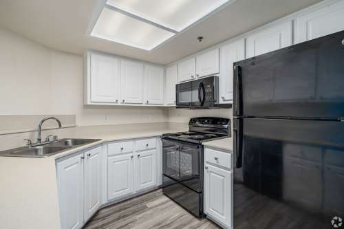 S Bed Greystone Apartments & Townhomes 45