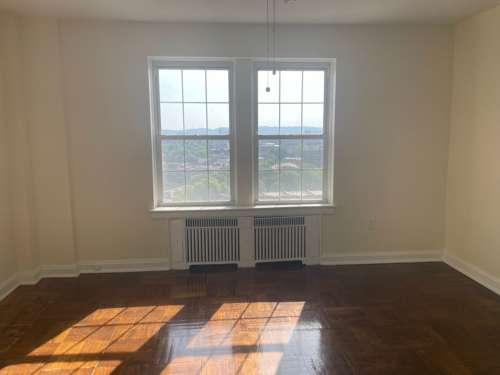 S Bed The Royal York Apartments 644