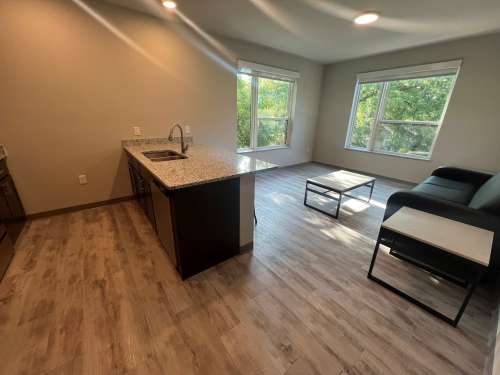 S Bed Clover Commons 523