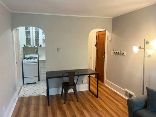 S Bed 1009 Madison Street 72