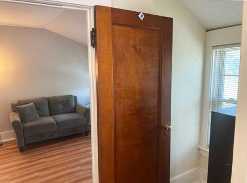 S Bed 1009 Madison Street 75