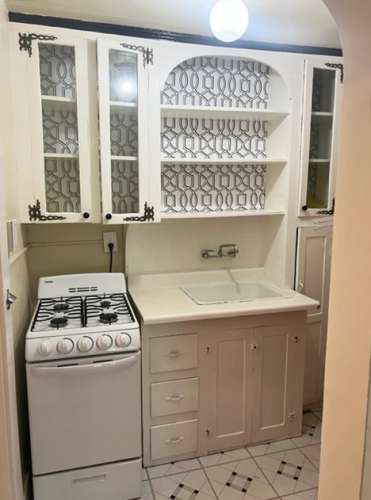 S Bed 1009 Madison Street 74