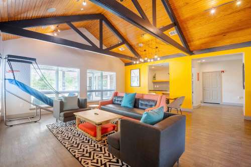 S Bed The Outpost 15