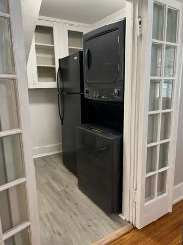 S Bed 1009 Madison Street 62