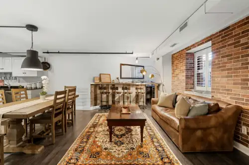 2026-03/YALE-Apartment-Building-17408305.webp