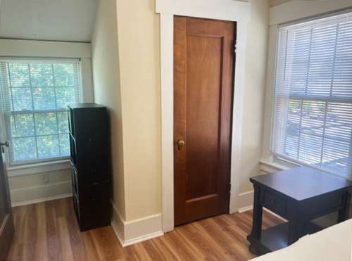 S Bed 1009 Madison Street 76