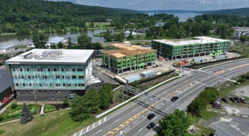 S Bed The Aurora at Cayuga Park 5