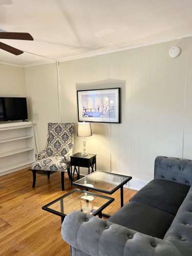 S Bed 1009 Madison Street 58