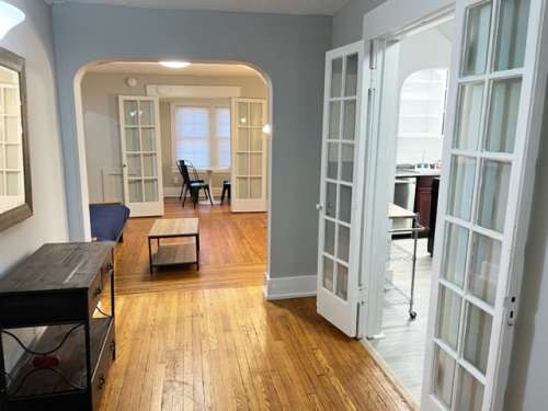 S Bed 1009 Madison Street 64