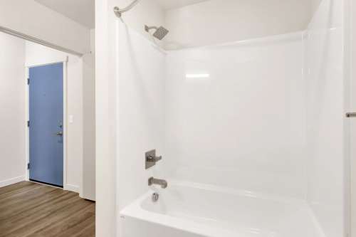 S Bed Luxurious Studios with Rooftop Deck and Secured Entry! 116