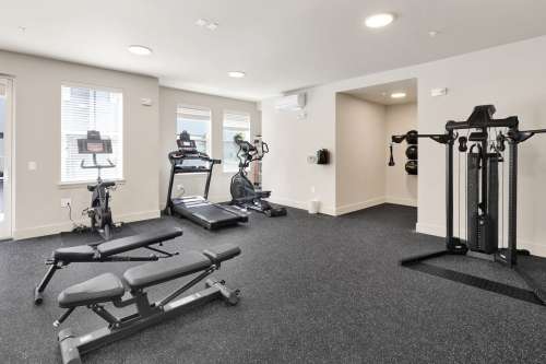 S Bed Luxurious Studios with Rooftop Deck and Secured Entry! 221