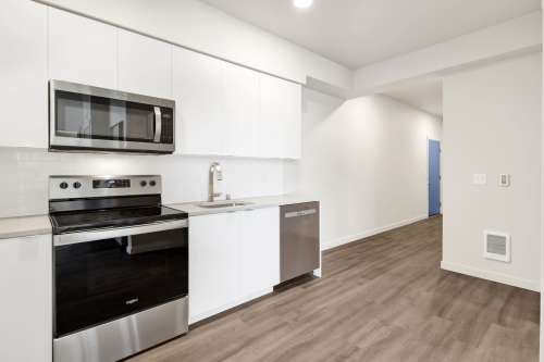 western-washington-Apartment-Building-17645315