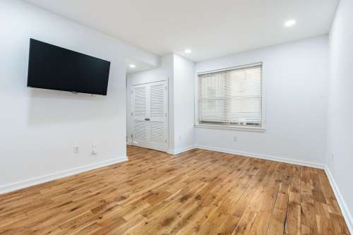 S Bed Temple Apartments 142