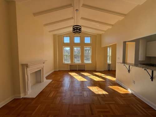 S Bed The Royal York Apartments 1090