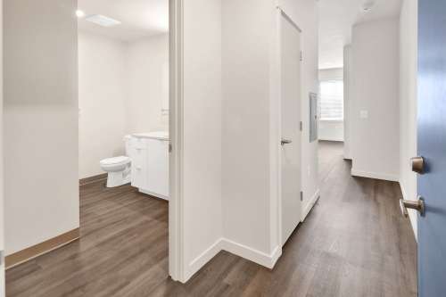 S Bed Luxurious Studios with Rooftop Deck and Secured Entry! 148